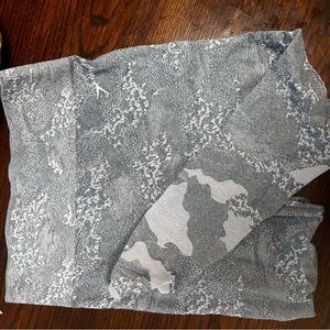 gymshark leggings! Super cute, and no flaws.